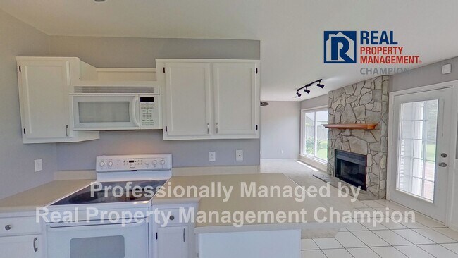 Building Photo - Charming Ranch Style Home with Spacious Fenced Yard
