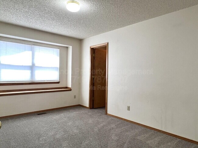 Building Photo - 6436 Peak Vista Cir