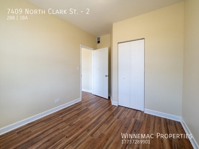 Building Photo - 7409 N Clark St