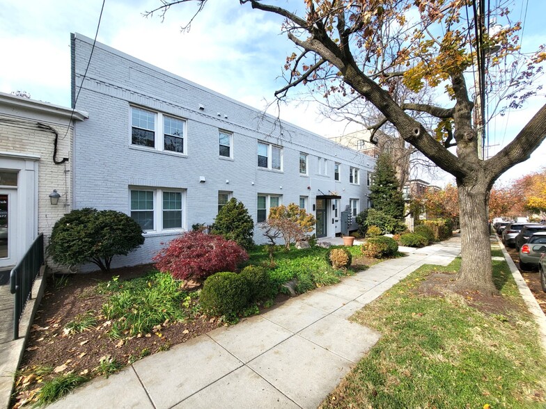 Building Photo - 4710 41st St NW