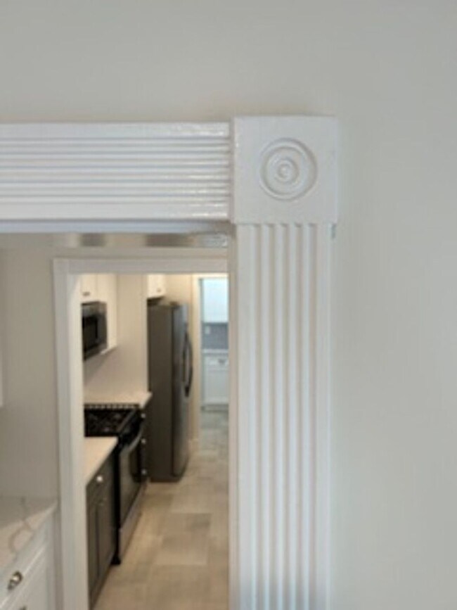 Building Photo - 9750 Newman St