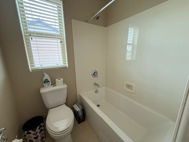 Building Photo - Luxury 6/BD 4.5/BA Large Furnished Home with Dual Primary Suites in Gated Community