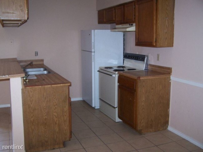 Building Photo - 2 br, 1 bath Apartment - 1400 Clamp Ave