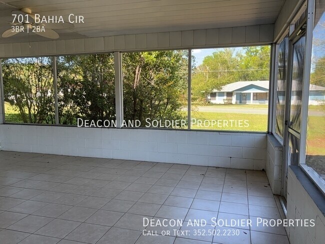 Building Photo - 701 Bahia Cir