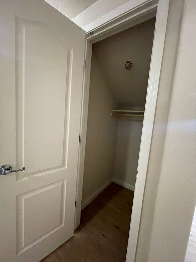 Building Photo - Vessona: Desirable Gated Community: 2bdrm 2bath with Loft!