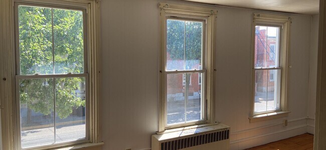 Building Photo - 38 N Earl St