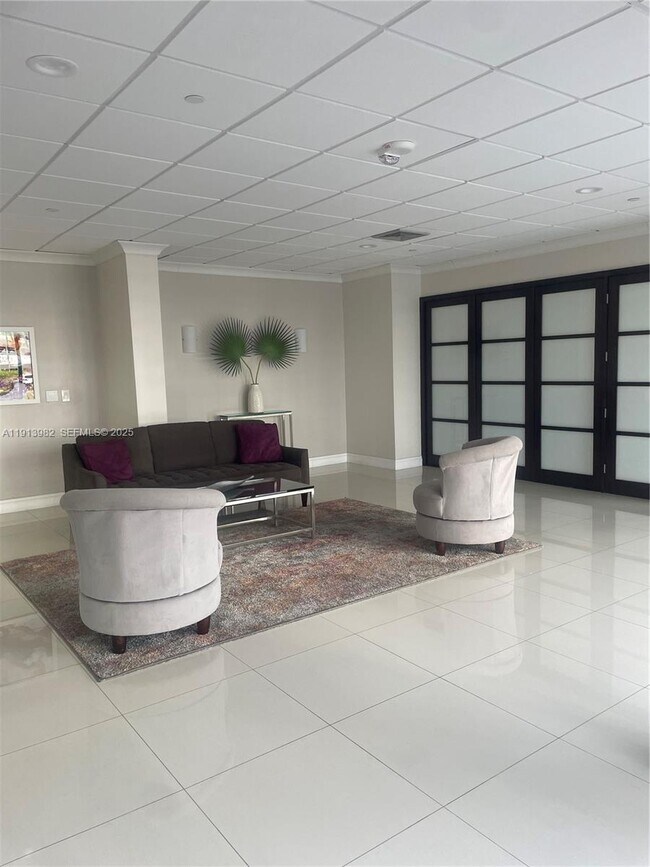 Building Photo - 2049 S Ocean Dr