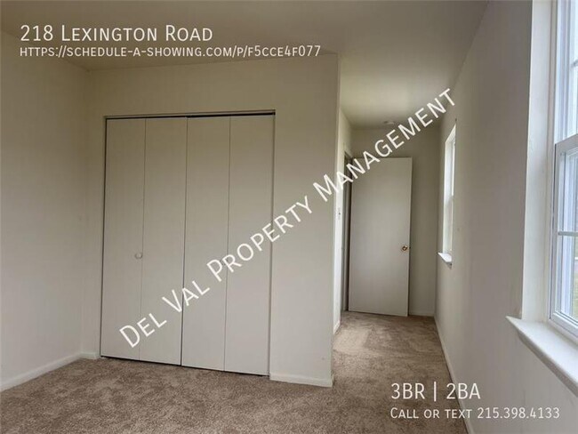 Building Photo - 218 Lexington Rd