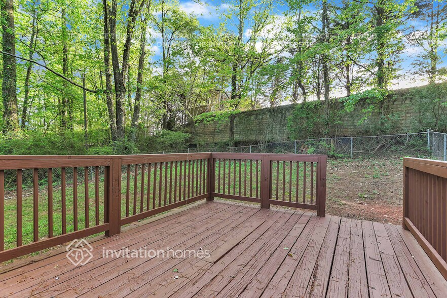 Building Photo - 4891 Lehigh Dr