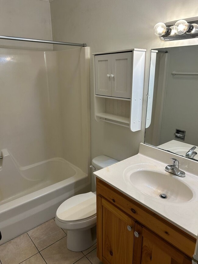 Building Photo - Brown's Chapel Duplex