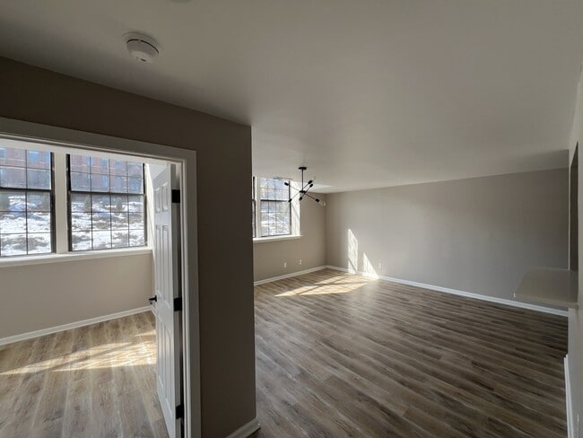 Building Photo - 15 Prospect St