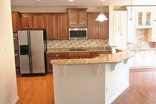 Kitchen 1 - 18 Sharpstead Ln