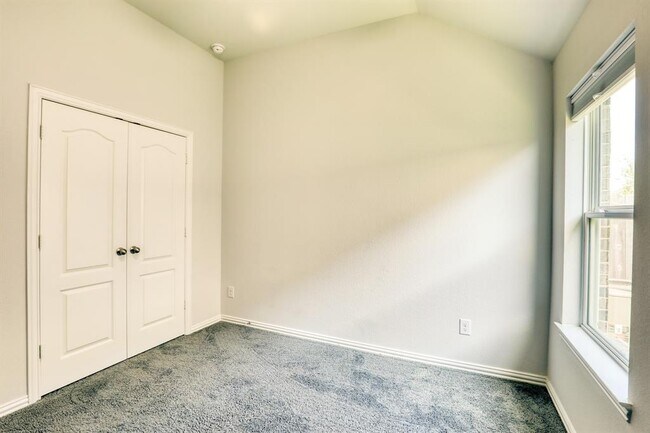 Building Photo - 6647 Northchester Dr