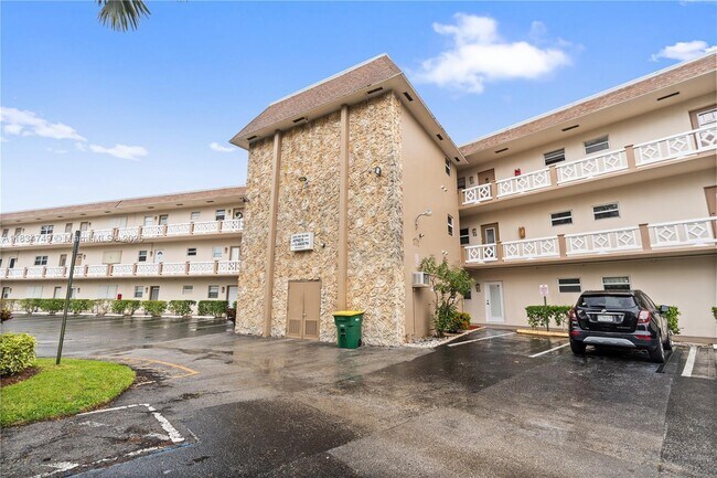 Building Photo - 3405 NW 48th Ave