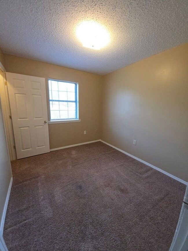 Building Photo - 30 Hammco Cir