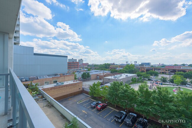 Building Photo - 1620 S Michigan Ave