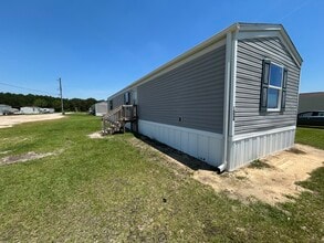 Building Photo - 1524 Thomas Dr