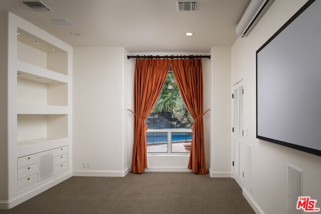 Building Photo - 3235 Rambla Pacifico St