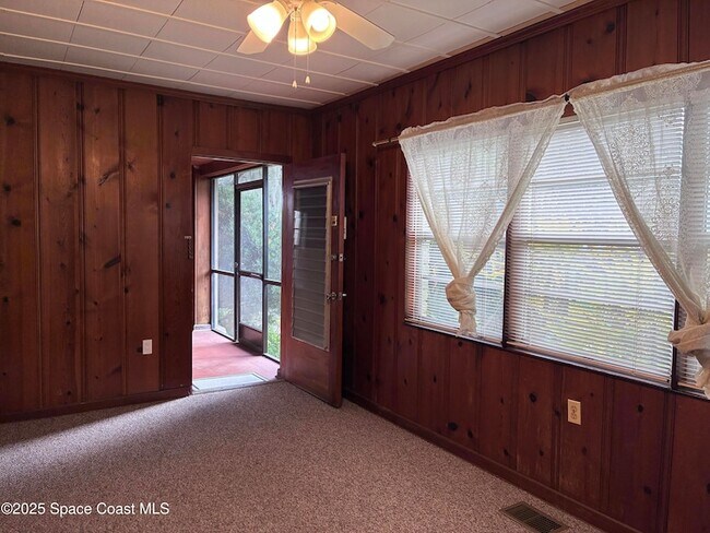 Building Photo - 803 Rockledge Dr