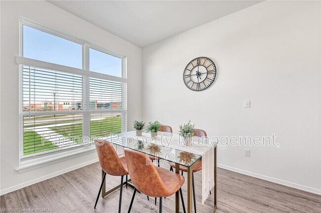 Building Photo - 1768 S Razorback Rd