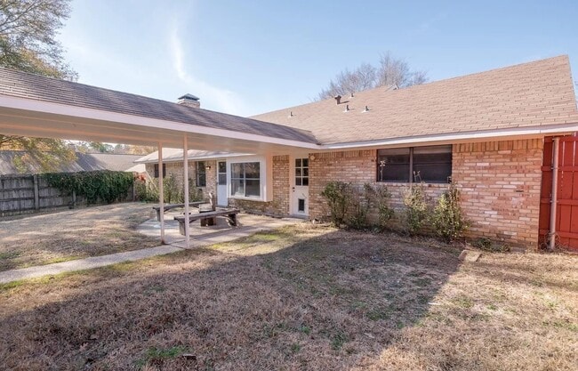 Building Photo - 4800 Gretna Green Ln