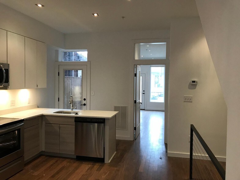 Building Photo - 40 Randolph PL NW