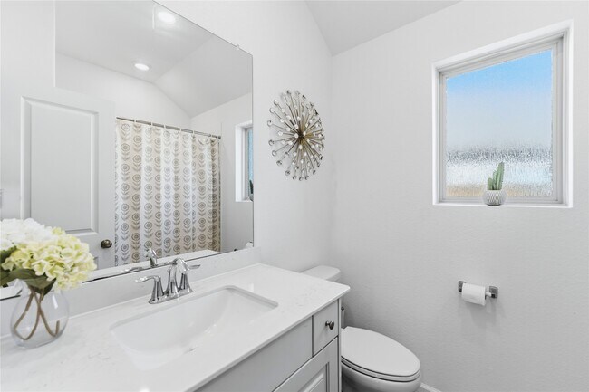 Building Photo - 30843 Boxwood Dr