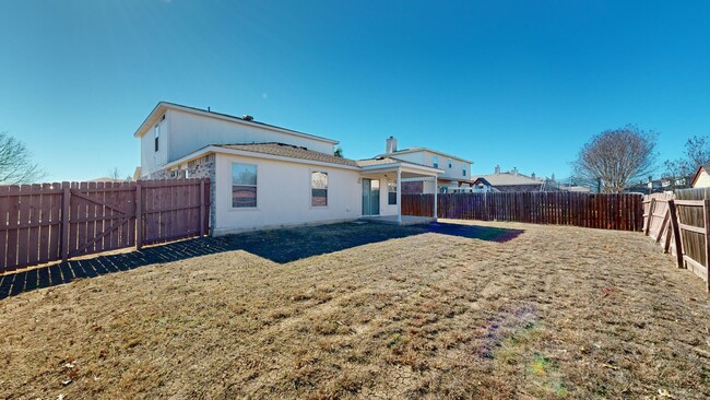 Building Photo - Spacious and Inviting Home by Fort Cavazos