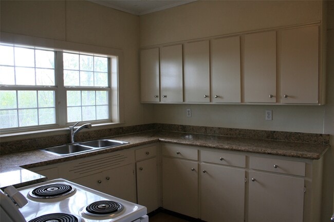 Building Photo - 4419 Brast Rd