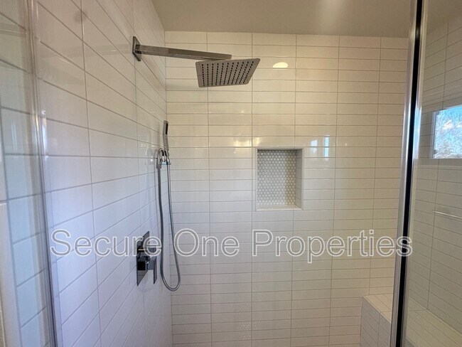 Building Photo - 1390 Calle Pecos