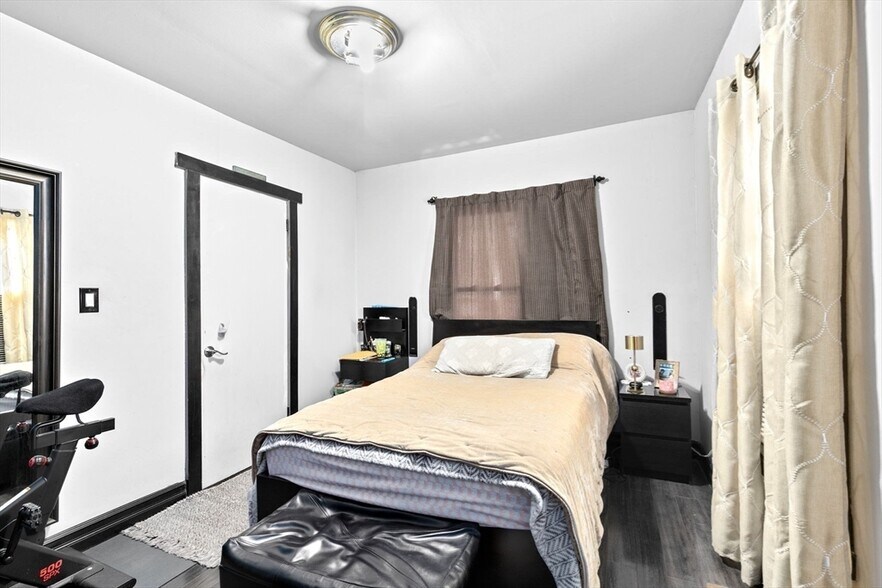 Building Photo - 345 Lowell St