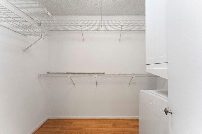 Building Photo - 2754 N Hampden Ct