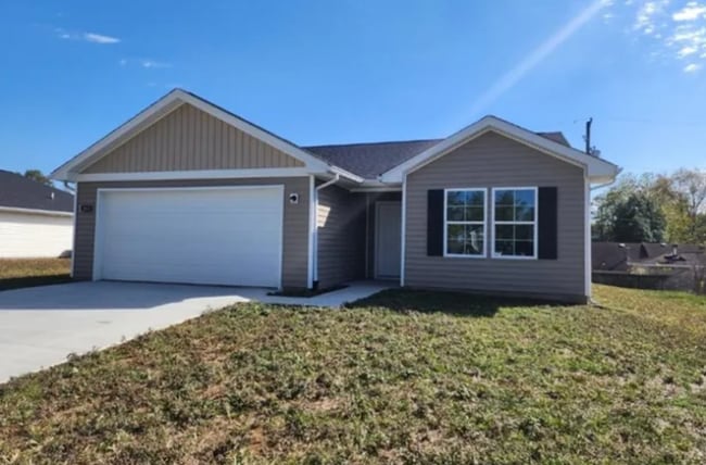 Building Photo - 213 Lowell Ave