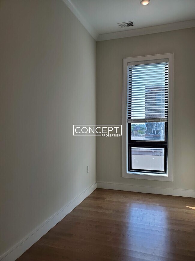 Building Photo - 16-18 Highgate St. Unit 302AB