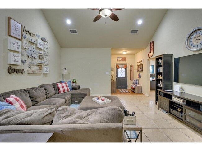 Building Photo - 14808 Foy Dr