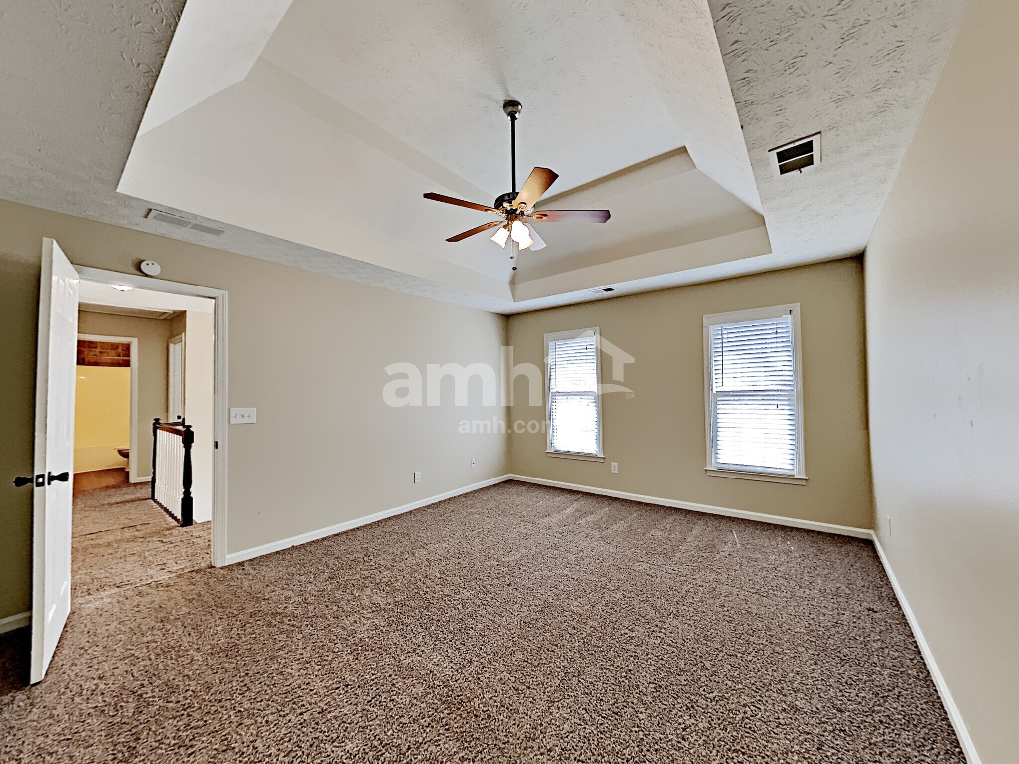 Building Photo - 303 Lismore Ter