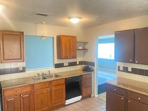 Building Photo - 1715 Meadow Green Dr