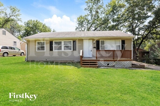 Building Photo - 3605 NE 54th St