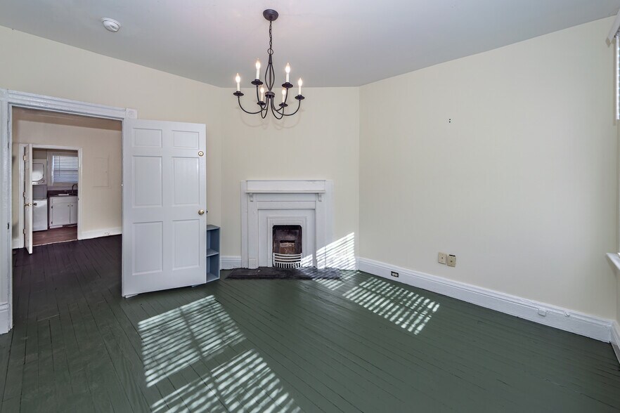 Building Photo - 34 Amherst St