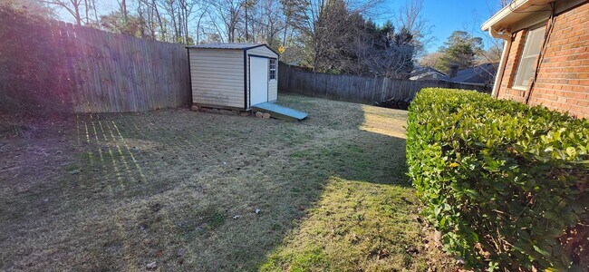Building Photo - 4 bedroom home in North Columbus