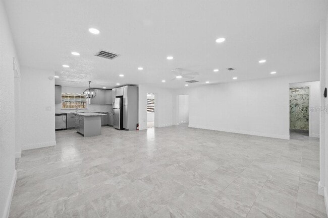 Building Photo - 6935 Dimarco Rd