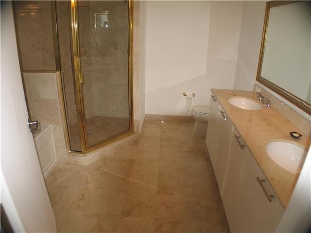 Building Photo - 1800 N Bayshore Dr