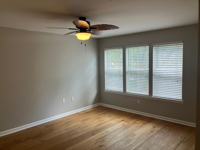 Building Photo - 2 Bedroom / 2.5 Bathroom @ Brighton Bay