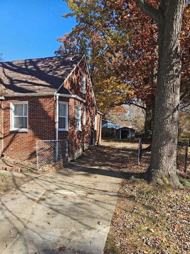 Building Photo - 5772 Guilford- 3 Beds & 1.5 Bath for Rent!
