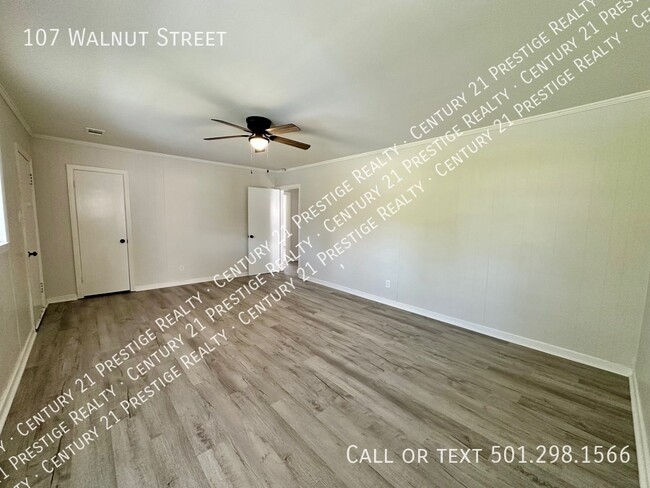 Building Photo - 107 Walnut St