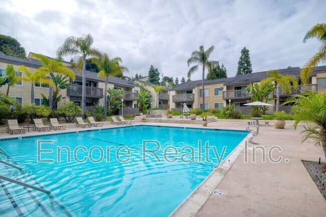 Building Photo - 8545 Villa La Jolla Dr