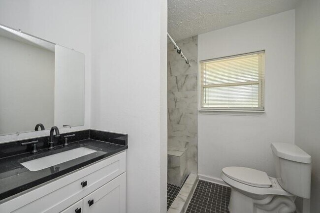 Building Photo - 5233 W 43rd St