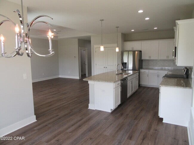 Building Photo - 154 Drews Ln