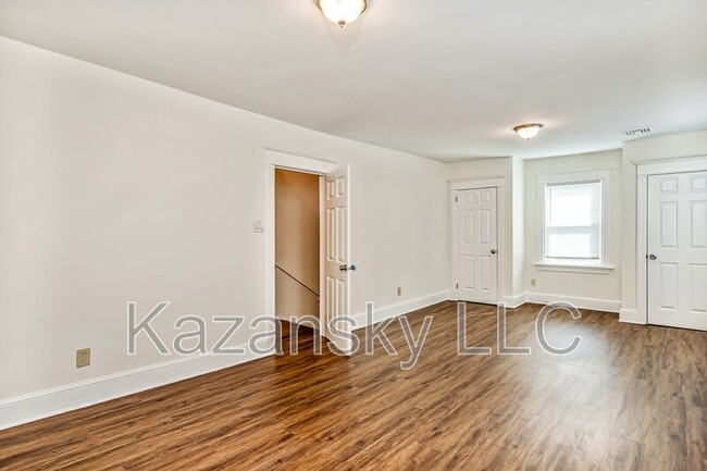 Building Photo - 2477 Brookdale Ave
