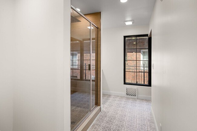 Building Photo - Thiel on 9th